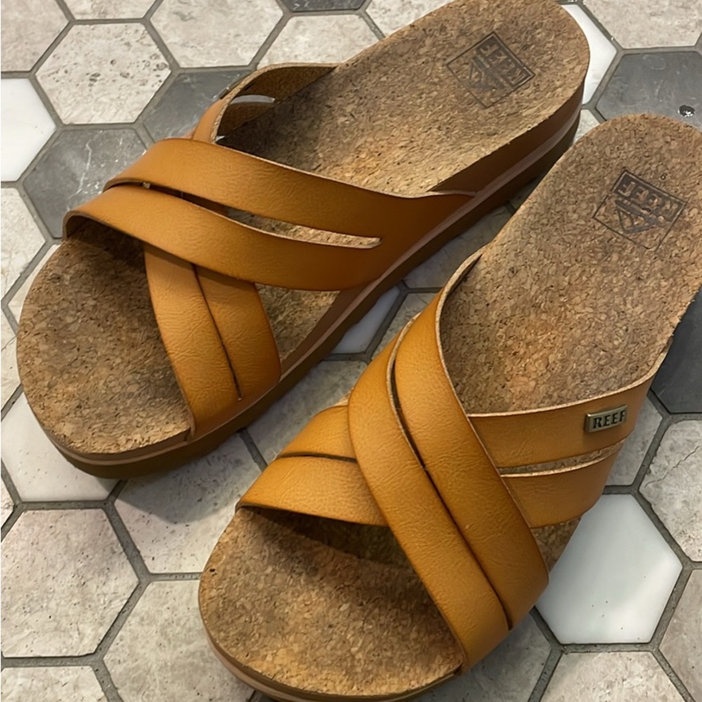 Reef slides size 9
